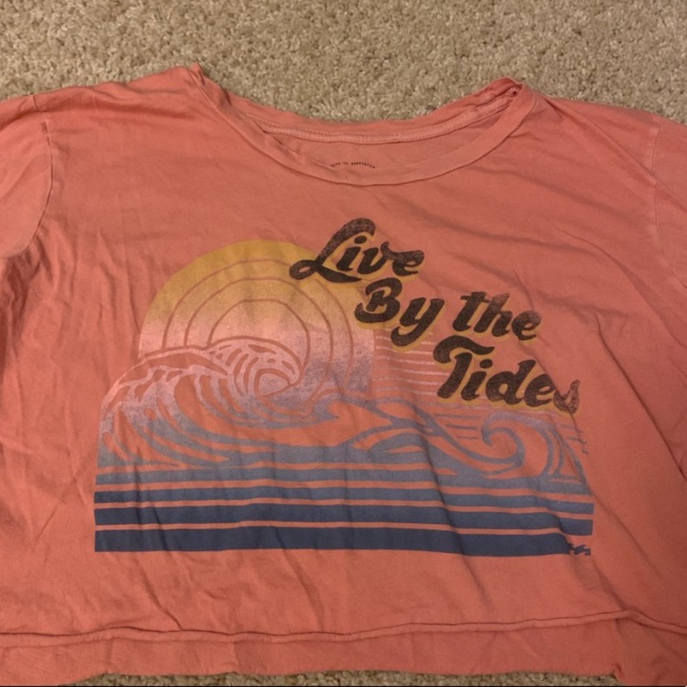 billabong t shirt (slightly cropped)